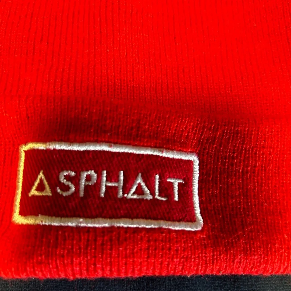 ASPHALT BEENIE HAT - Picture 3 of 3